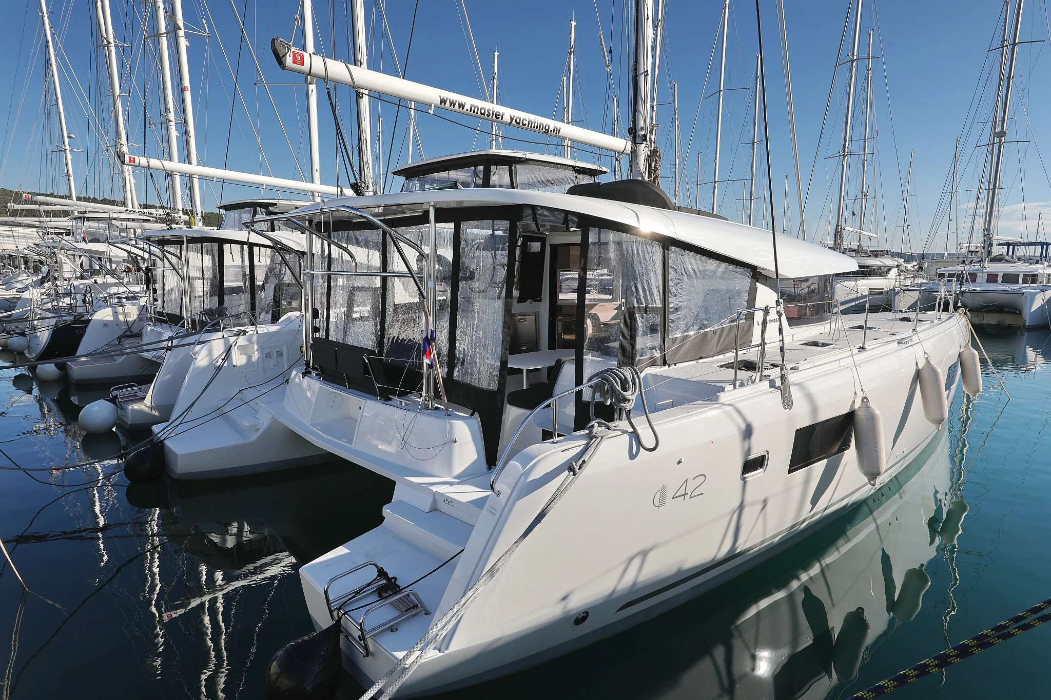 Lagoon 42 - 4 + 2 cab. (Equator)  - 2
