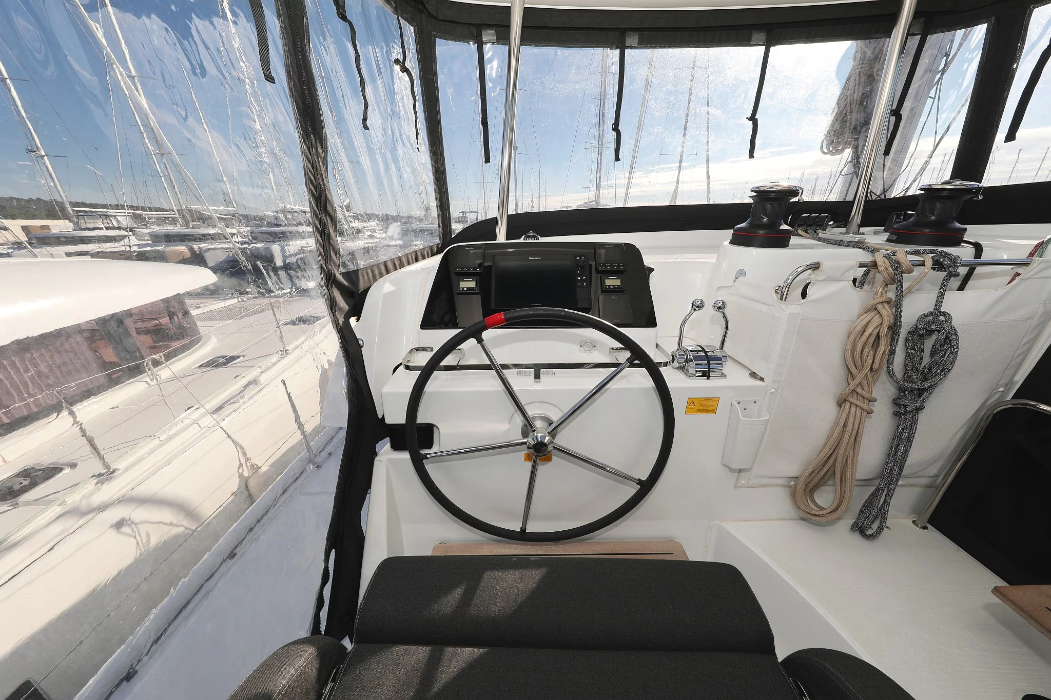 Lagoon 42 - 4 + 2 cab. (Equator)  - 8