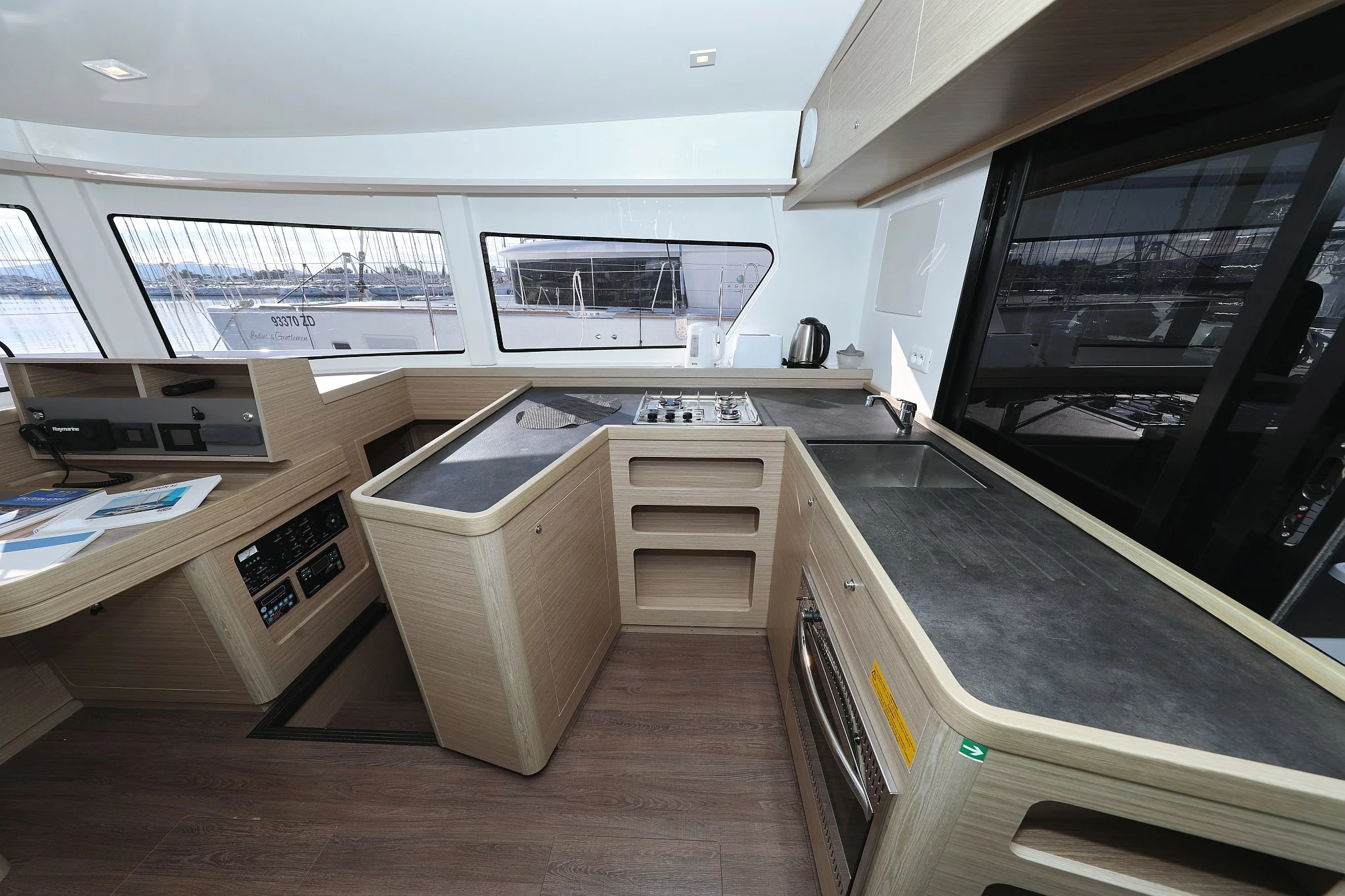 Lagoon 42 - 4 + 2 cab. (Equator)  - 18