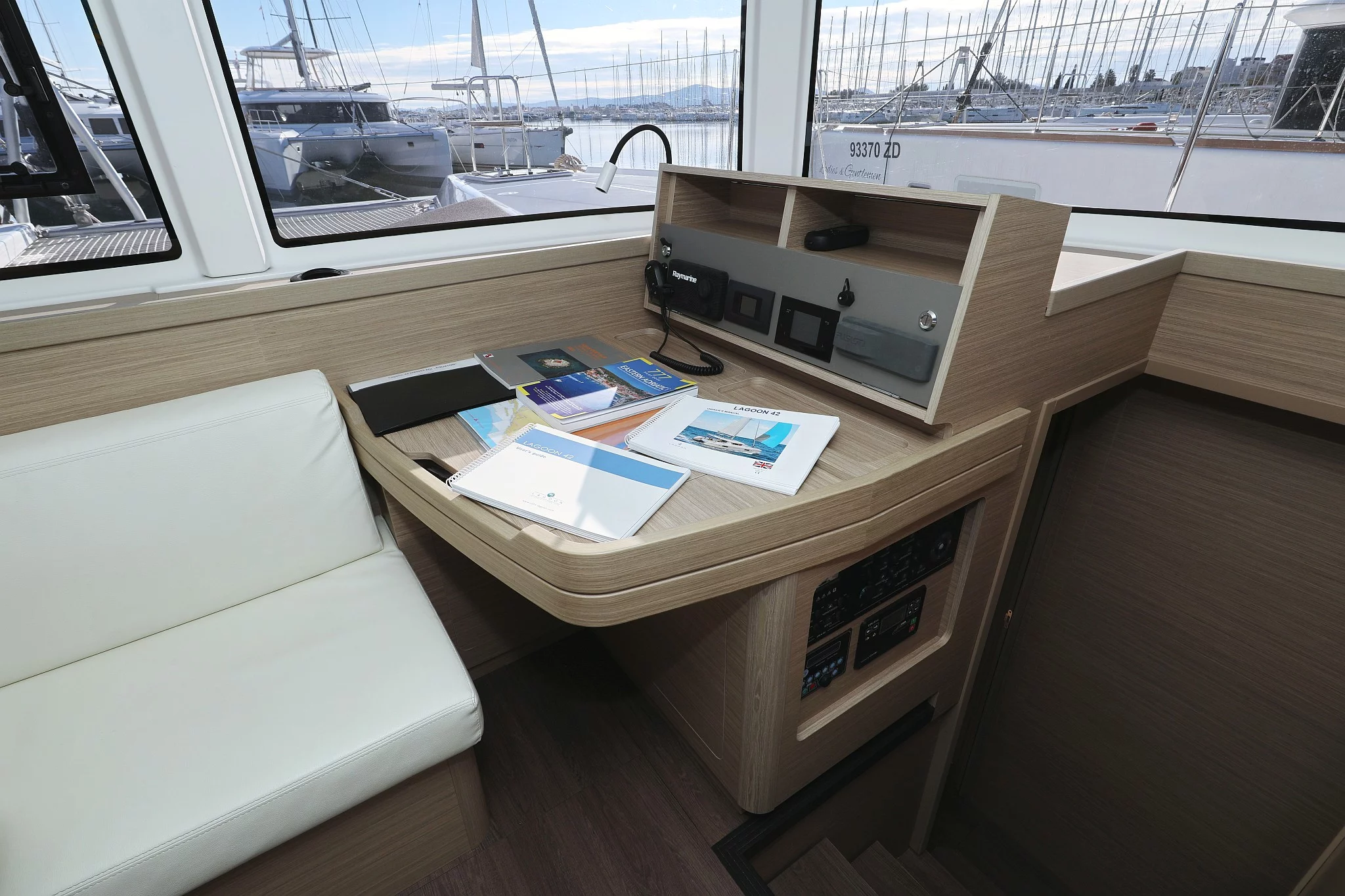 Lagoon 42 - 4 + 2 cab. (Equator)  - 20