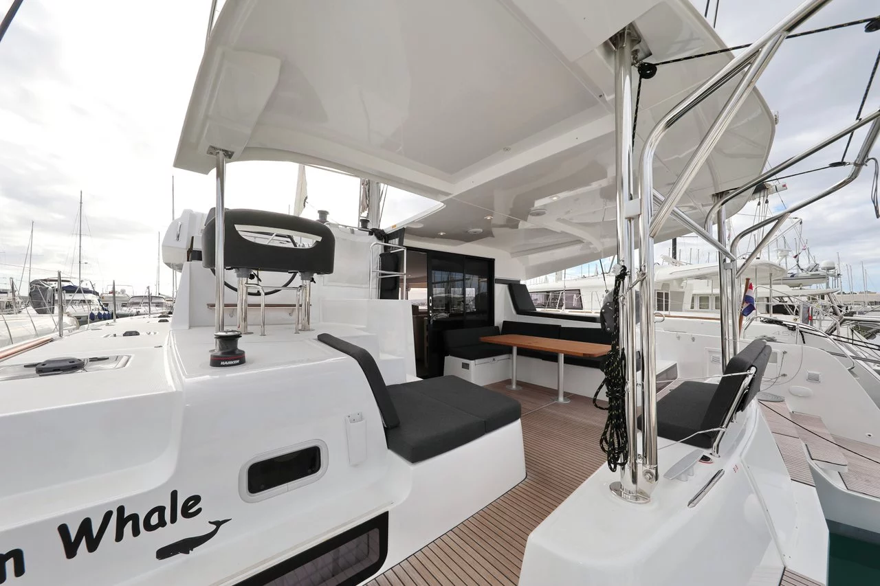 Lagoon 42 - 4 + 2 cab. (Sperm Whale)  - 24