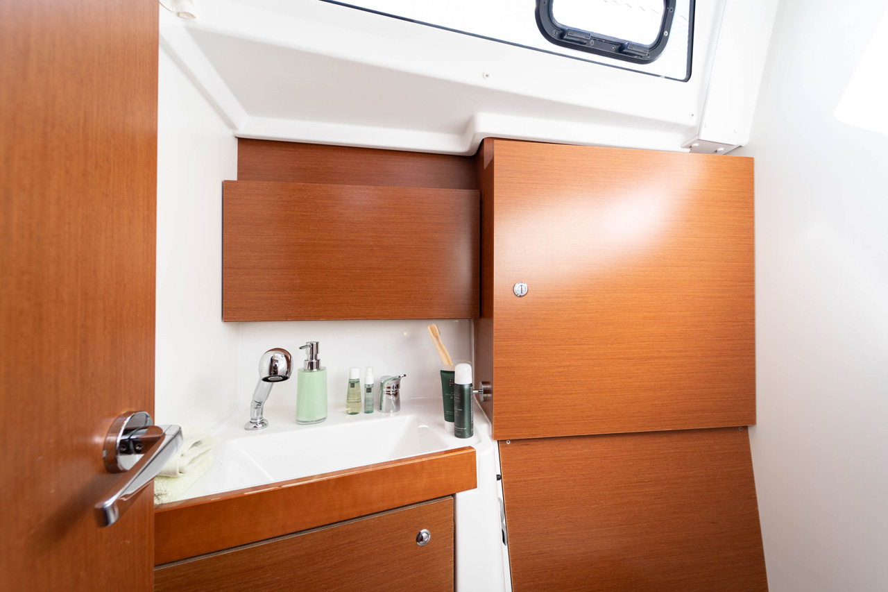 Photo #16 - Oceanis 38 - 3 cab. (Aphrodite) in Sibenik - 39449