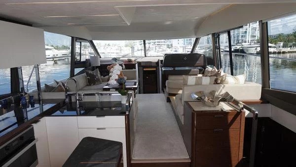 Prestige 590 Flybridge - 3 + 1 cab. (La Dolce Vita II)  - 9