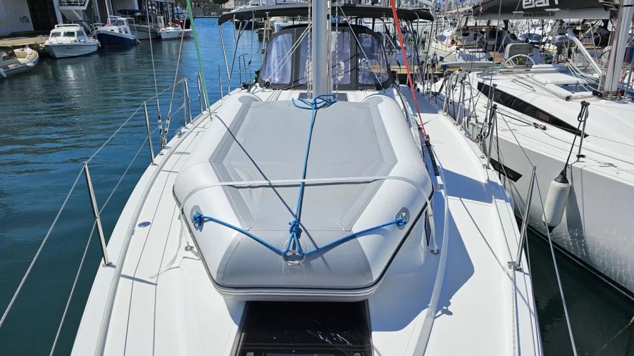 Bavaria C38 (Euphoria)  - 11
