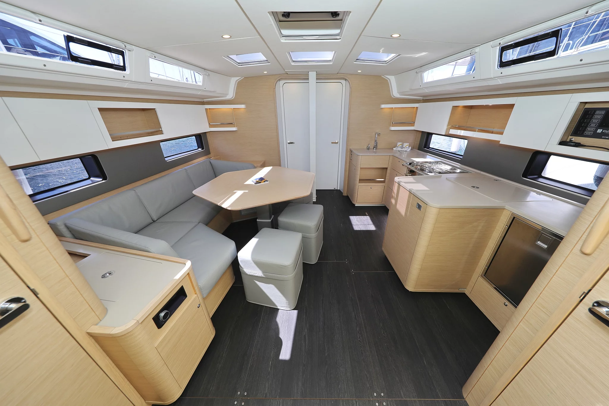 Dufour 44 - 4 cab (Timeless)  - 12
