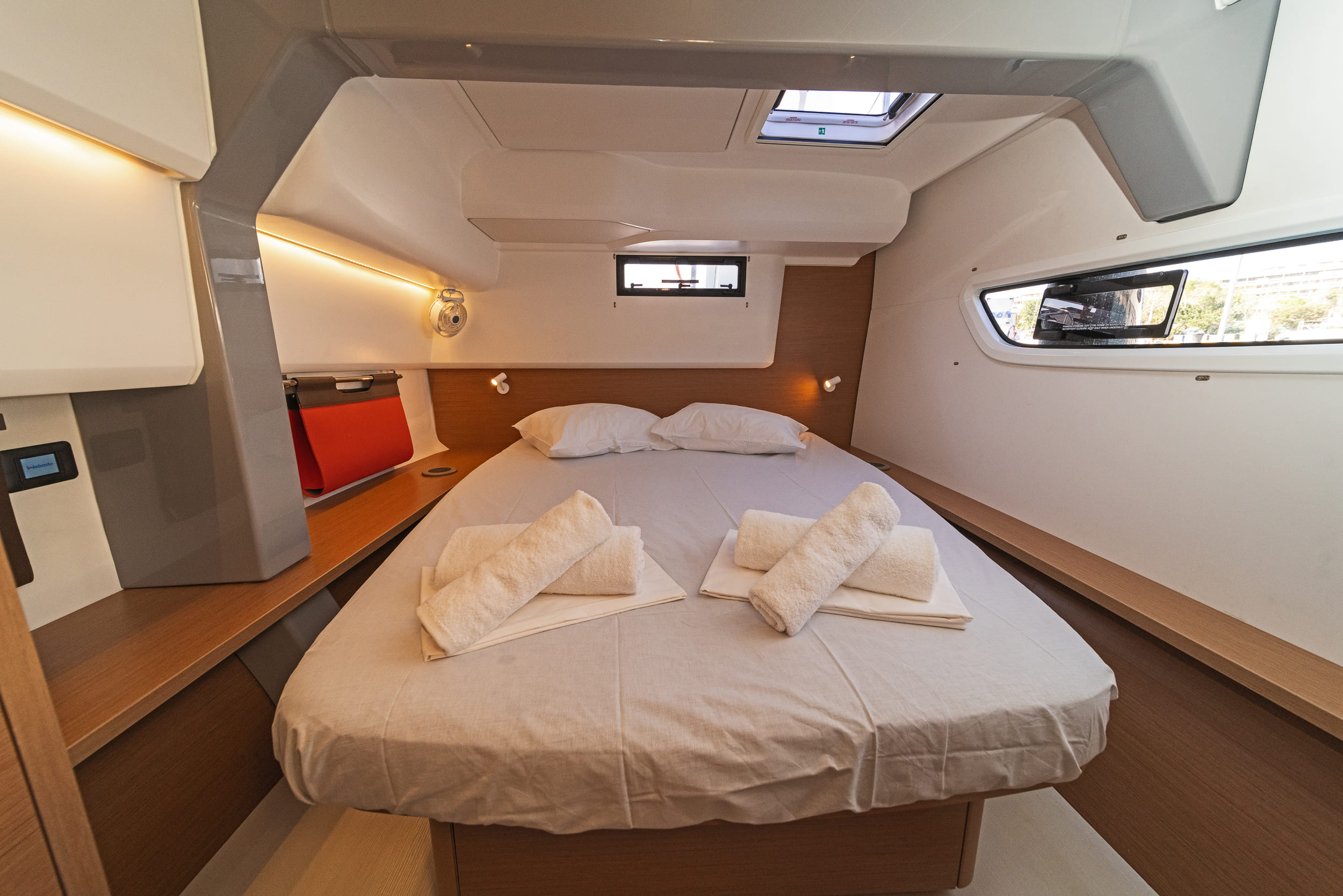 Excess 14 - 4 + 2 cab. — photo 18