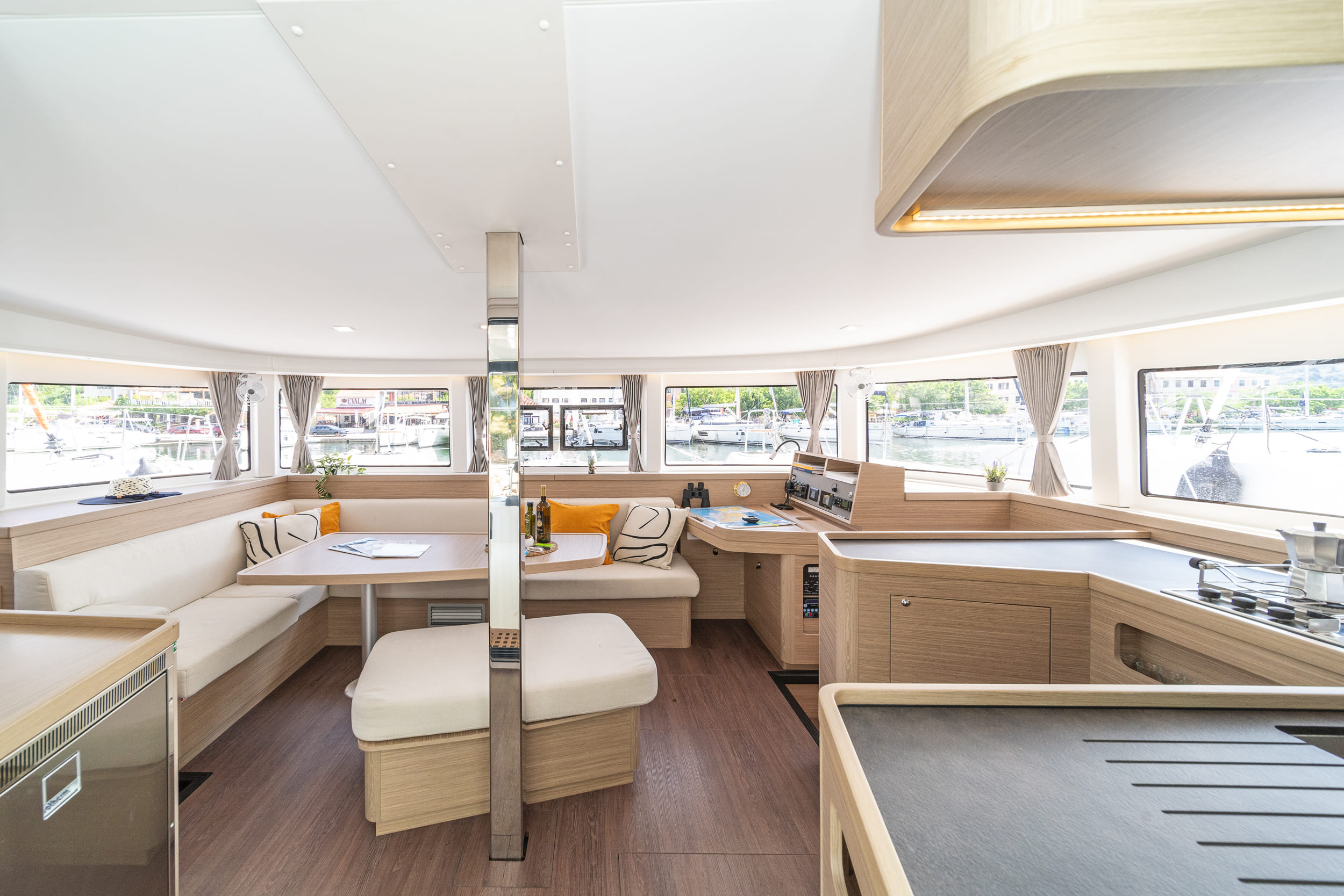 Lagoon 42 - 4 + 2 cab. — photo 14