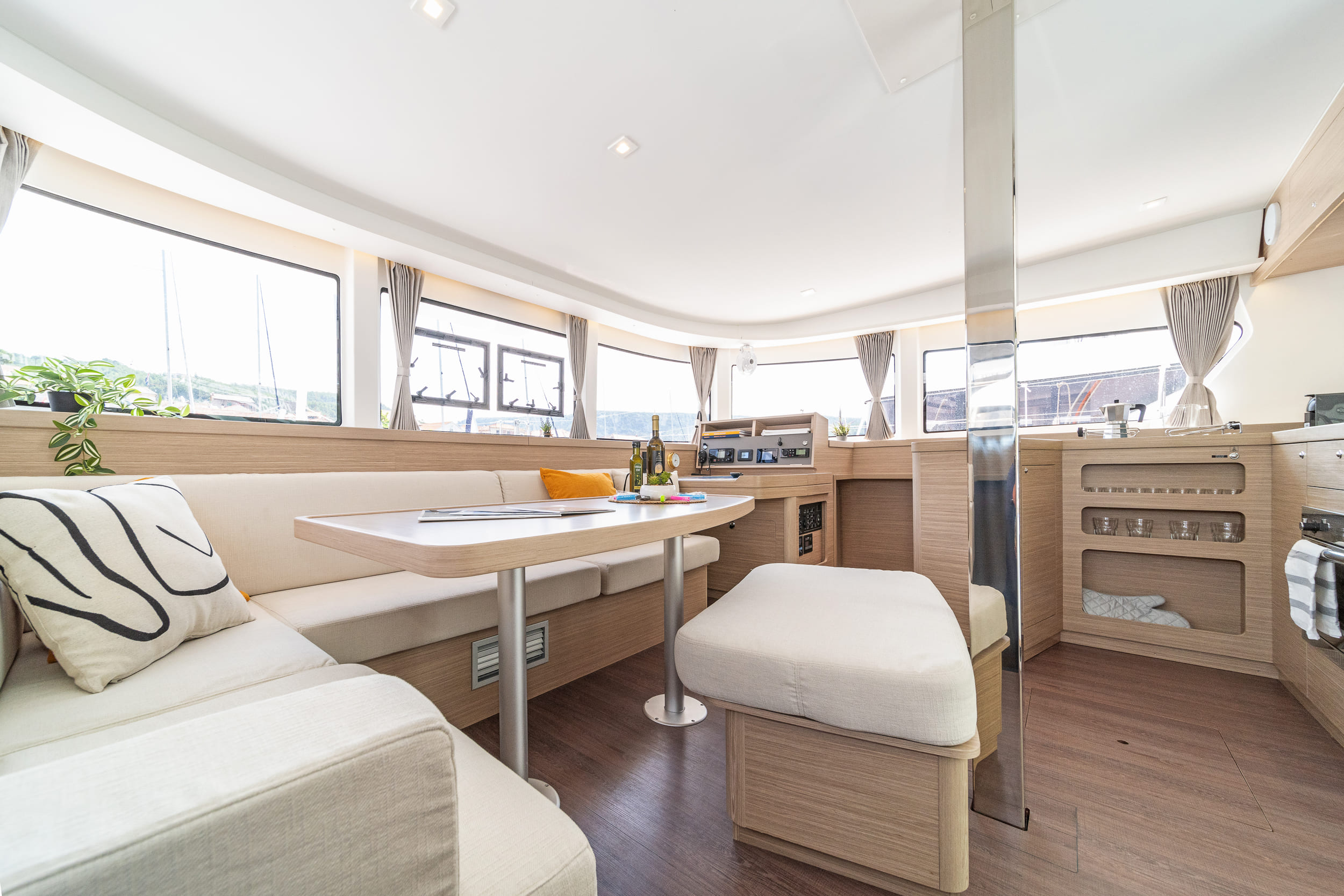 Lagoon 42 - 4 + 2 cab. — photo 16