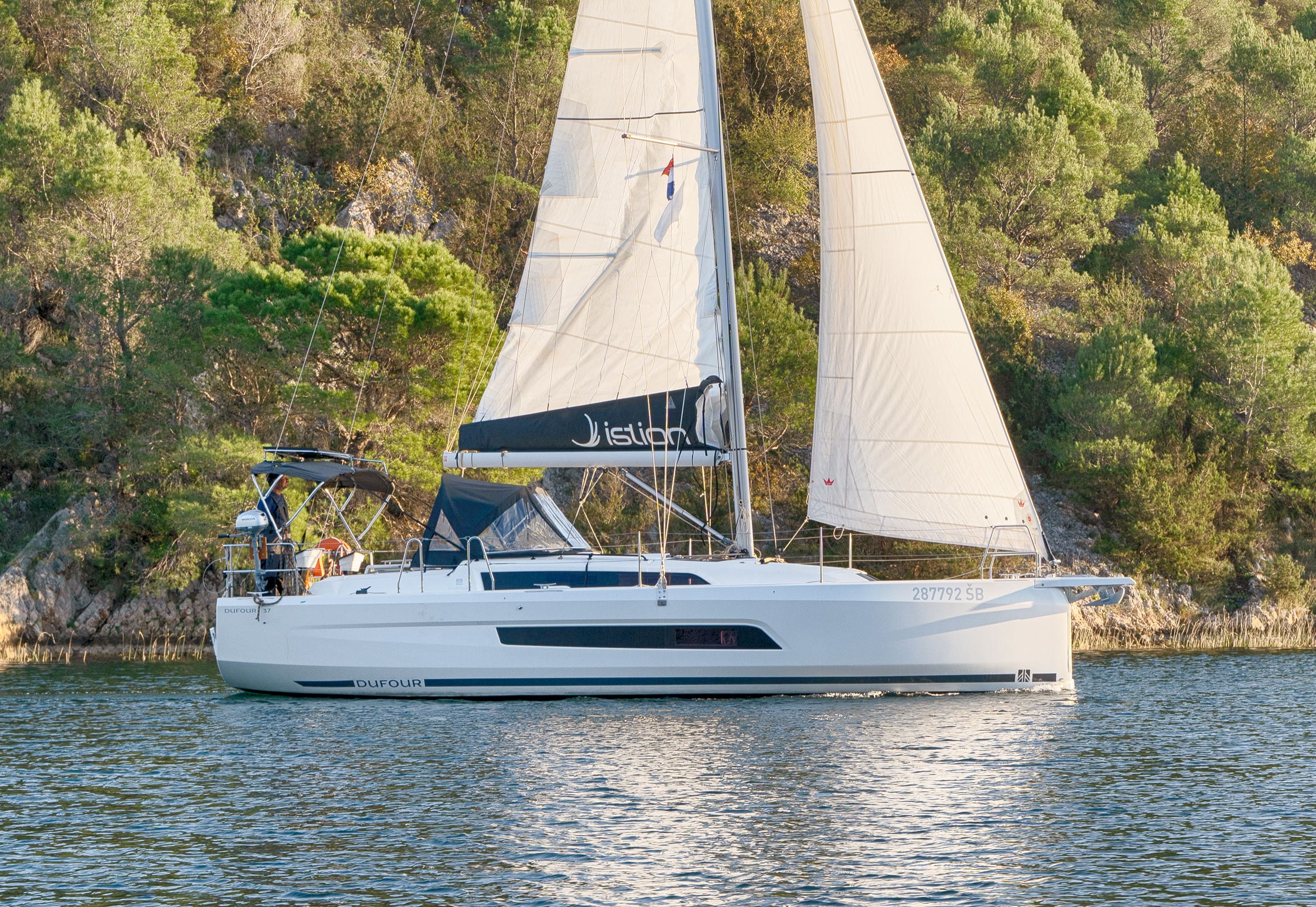 Dufour 37 - 3 cab. — photo 1