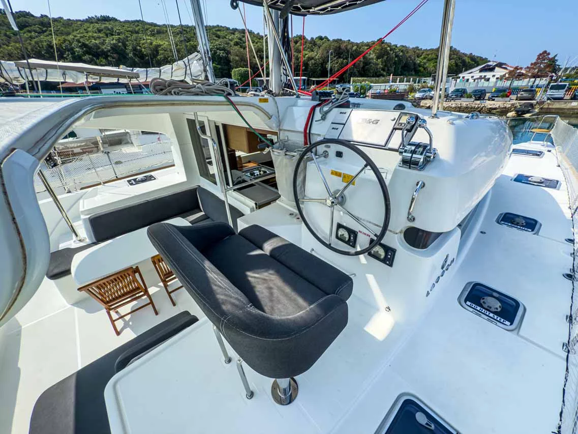 Lagoon 40 - 4 + 2 cab (Blue)  - 6