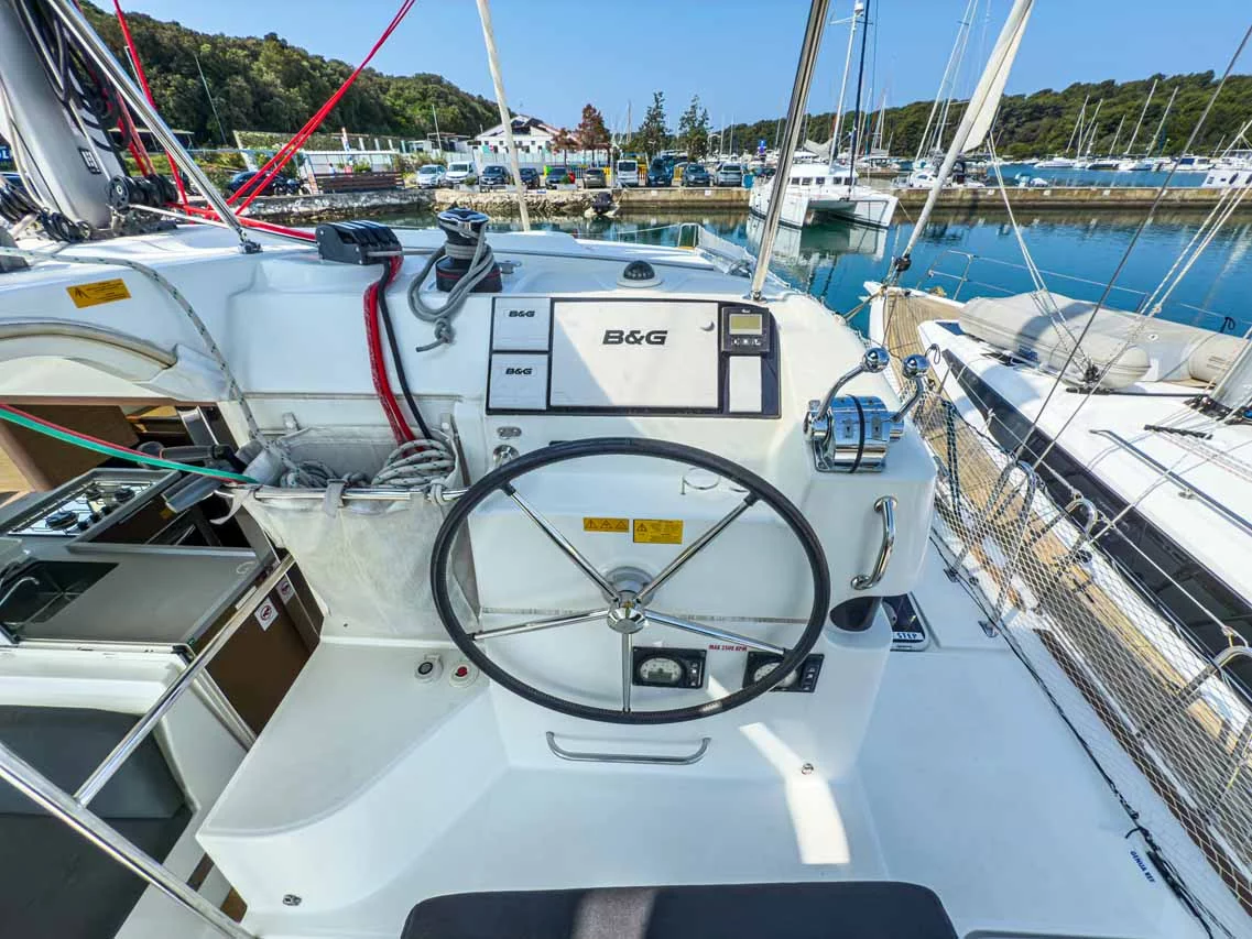 Lagoon 40 - 4 + 2 cab (Blue)  - 7