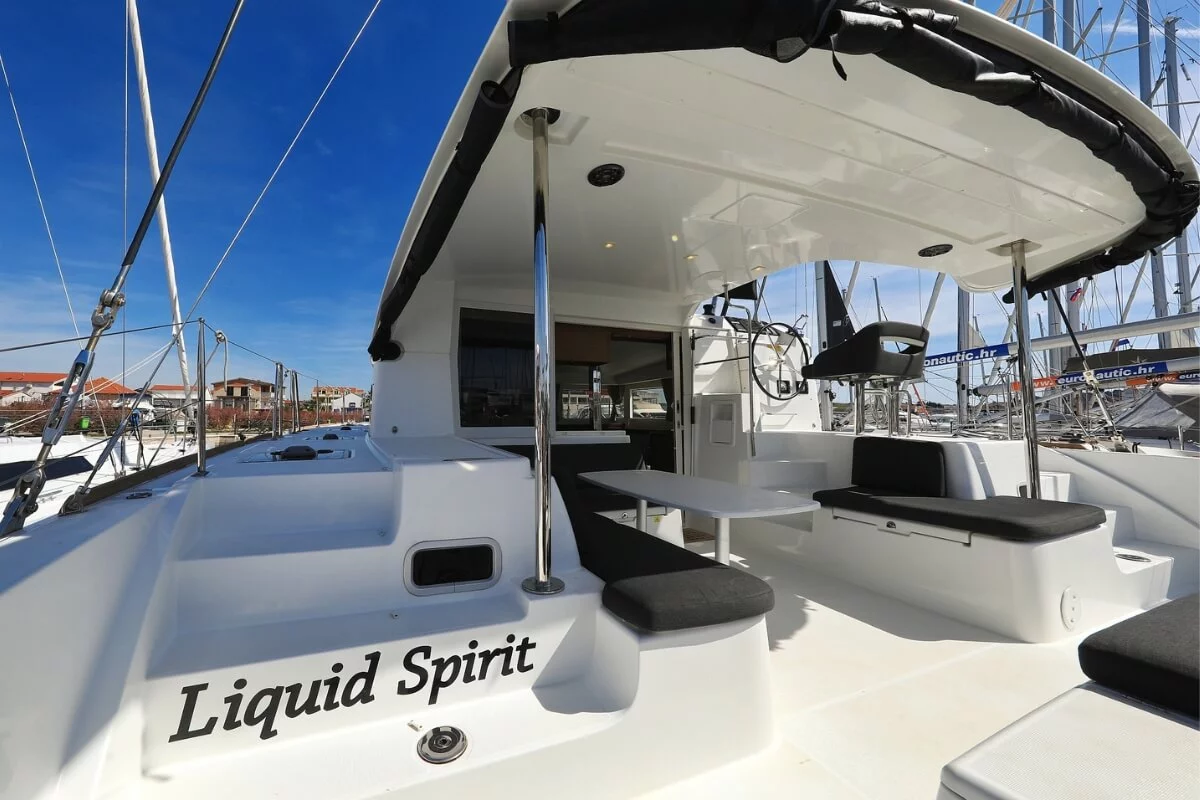 Lagoon 40 - 4 + 2 cab (Liquid Spirit)  - 2