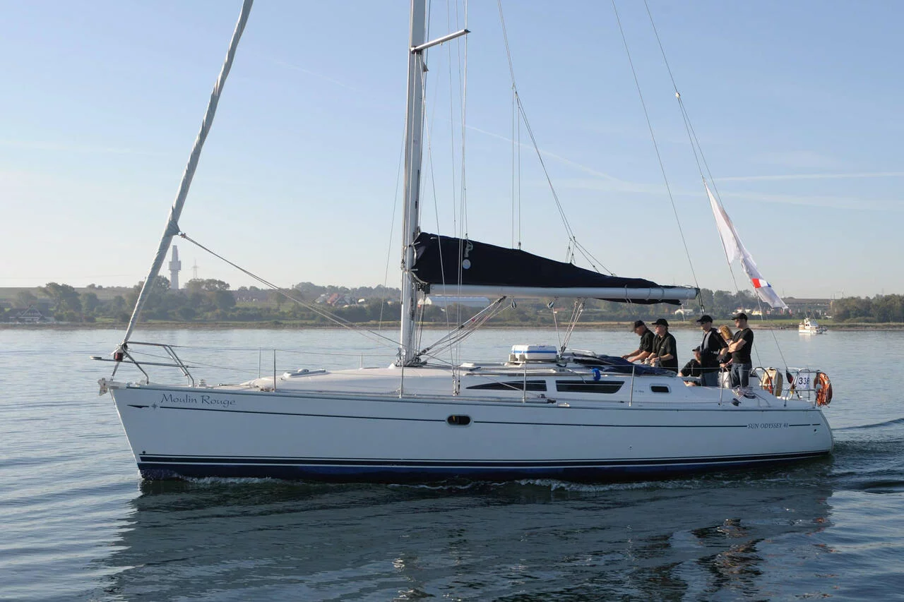 Sun Odyssey 40 (Moulin Rouge)  - 7