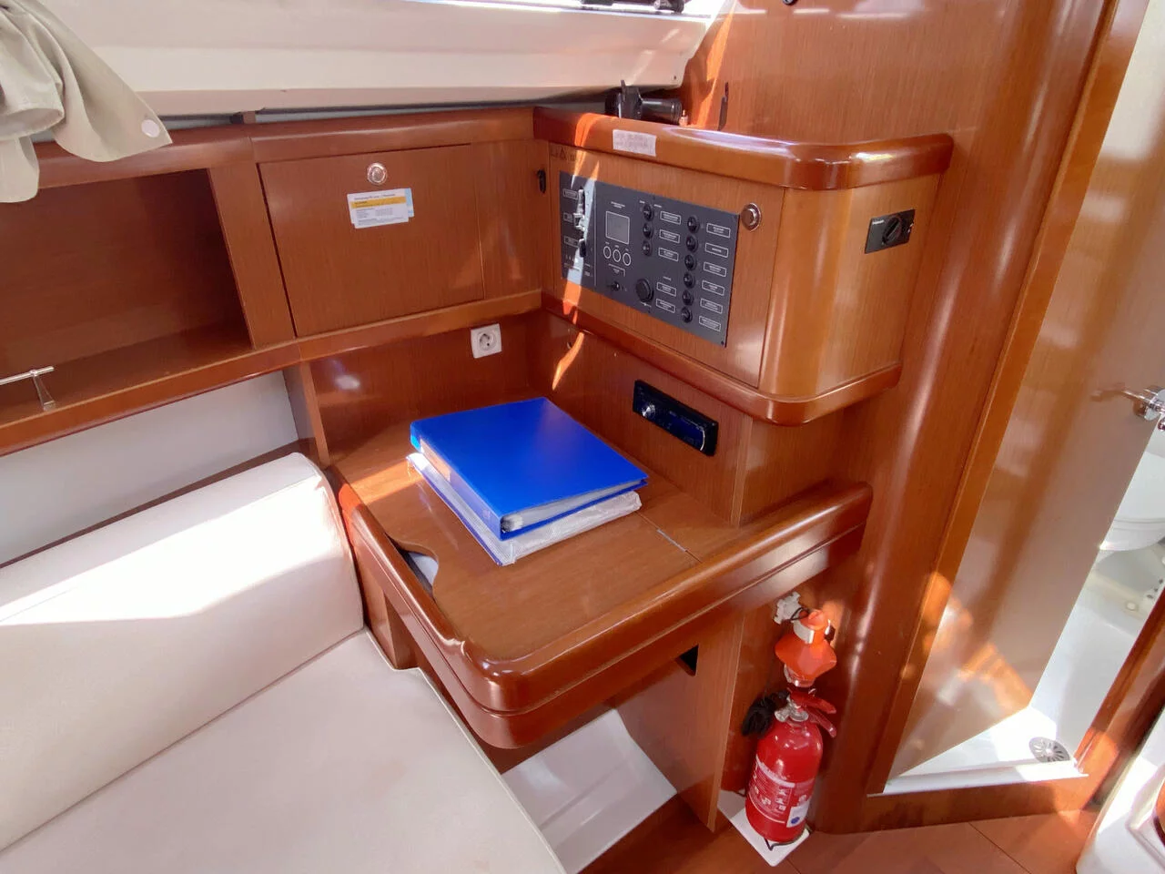Oceanis 31 (Little Jo)  - 10