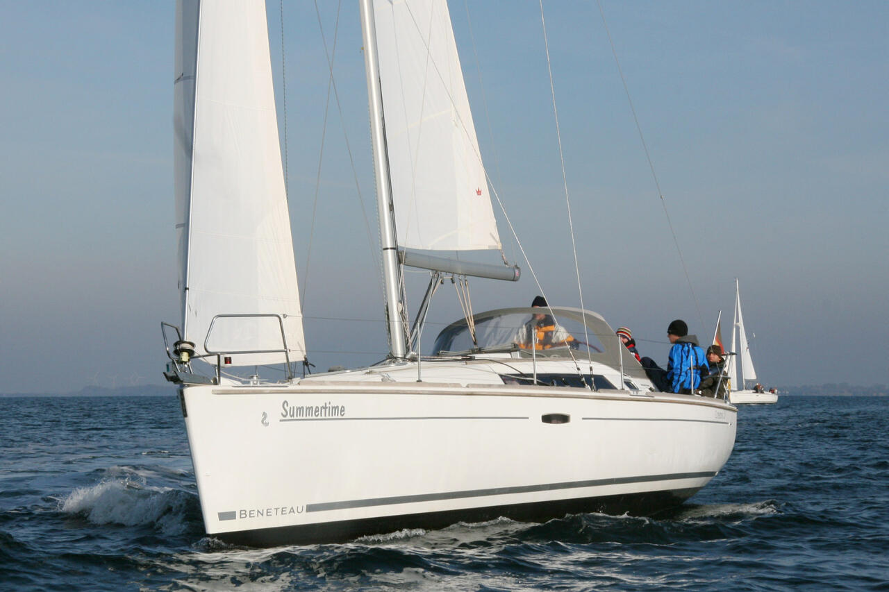 Photo #10 - Oceanis 37 (Summertime) in  - 39570