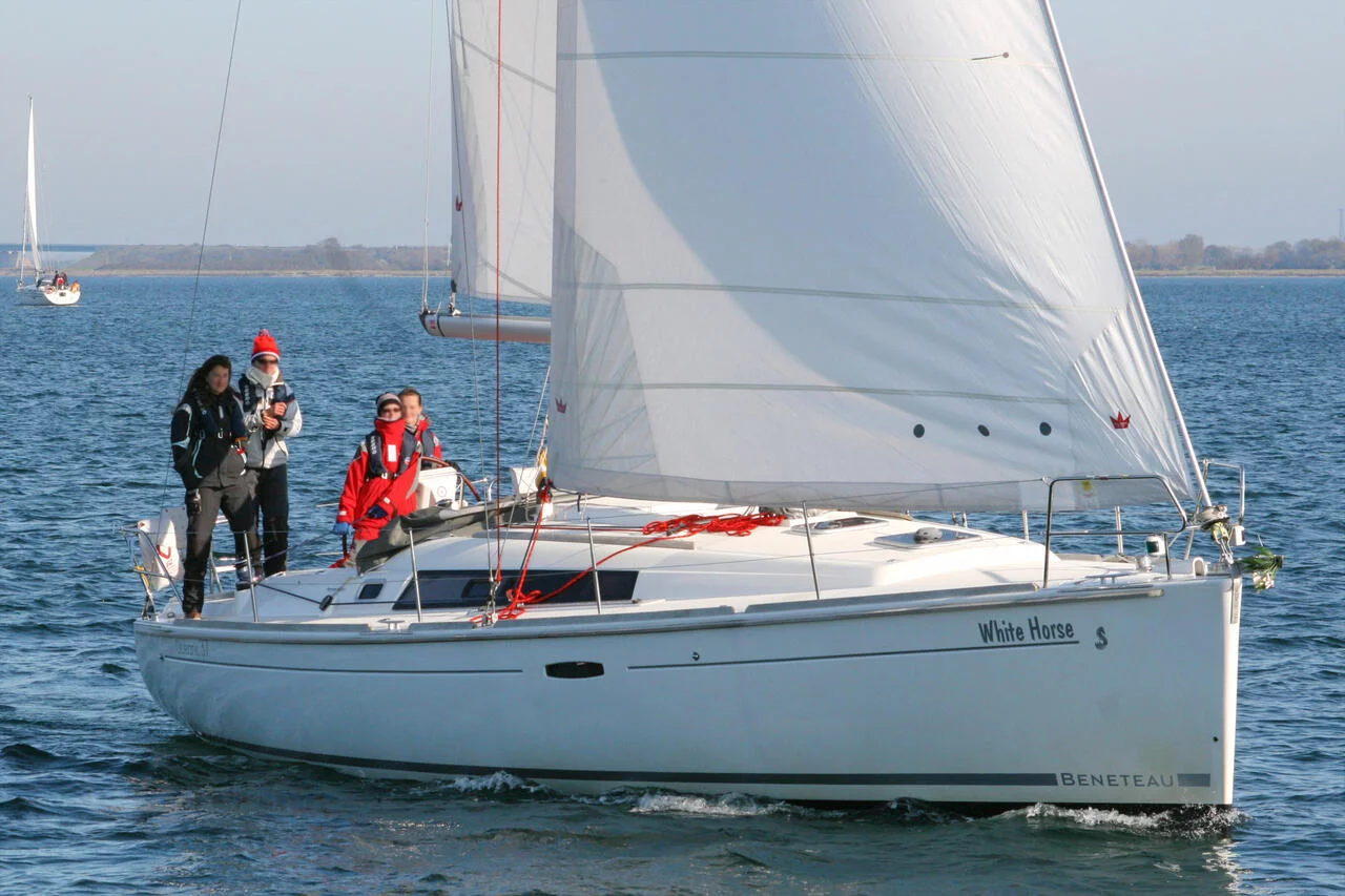 Oceanis 37 (White Horse)  - 3