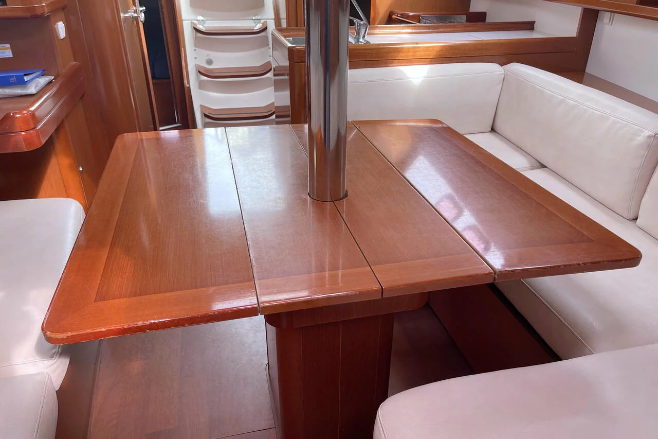 Oceanis 37 (White Horse)  - 14