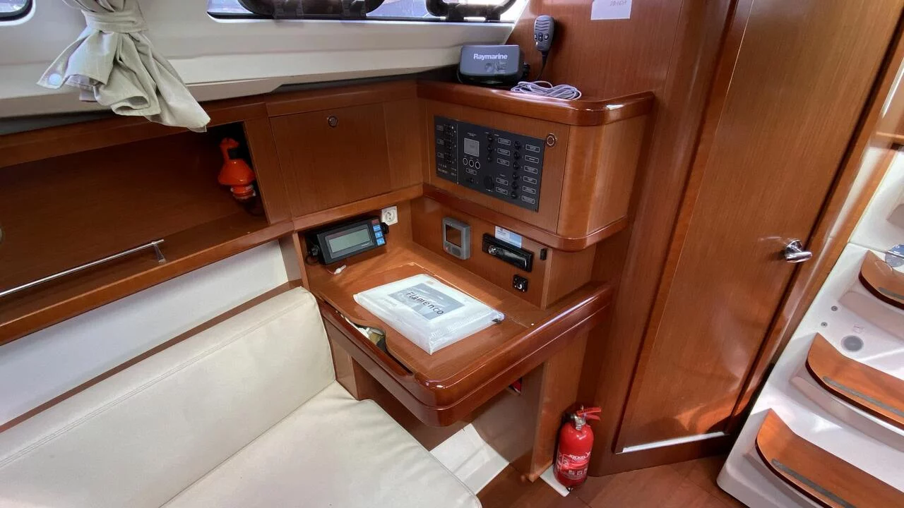Oceanis 31 (Flamenco)  - 11