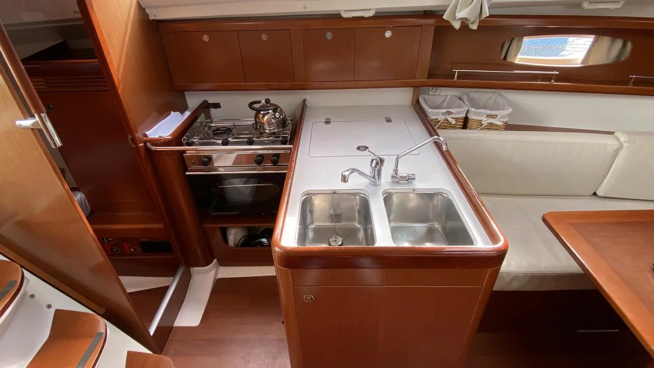 Oceanis 31 (Flamenco)  - 12