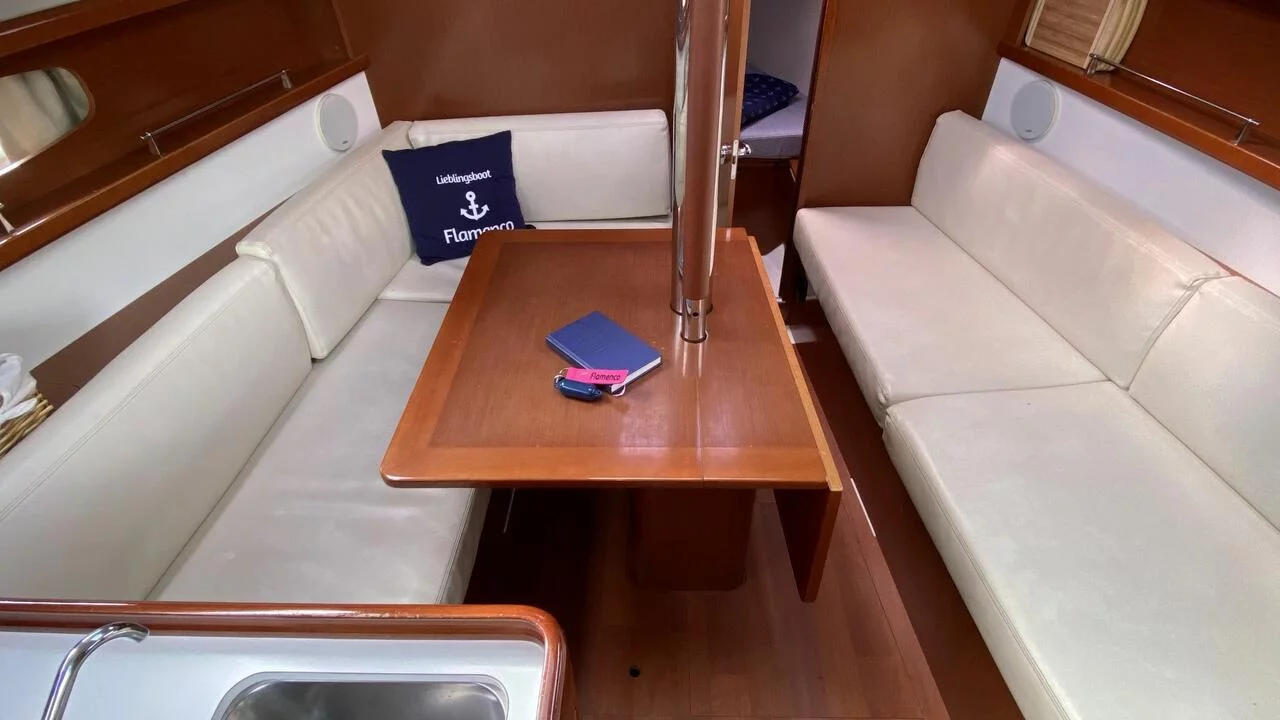 Oceanis 31 (Flamenco)  - 13