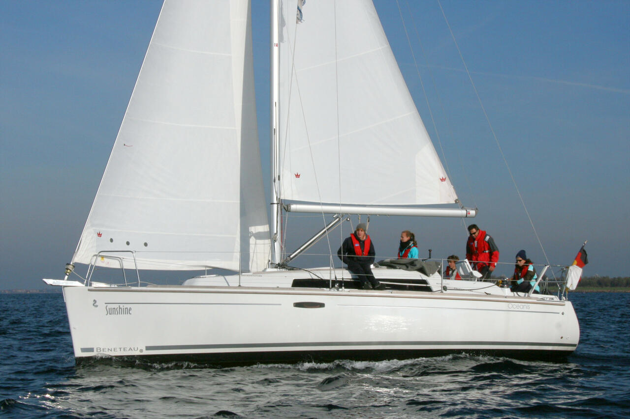 Photo #1 - Oceanis 31 (Sunshine) in Barth - 39576