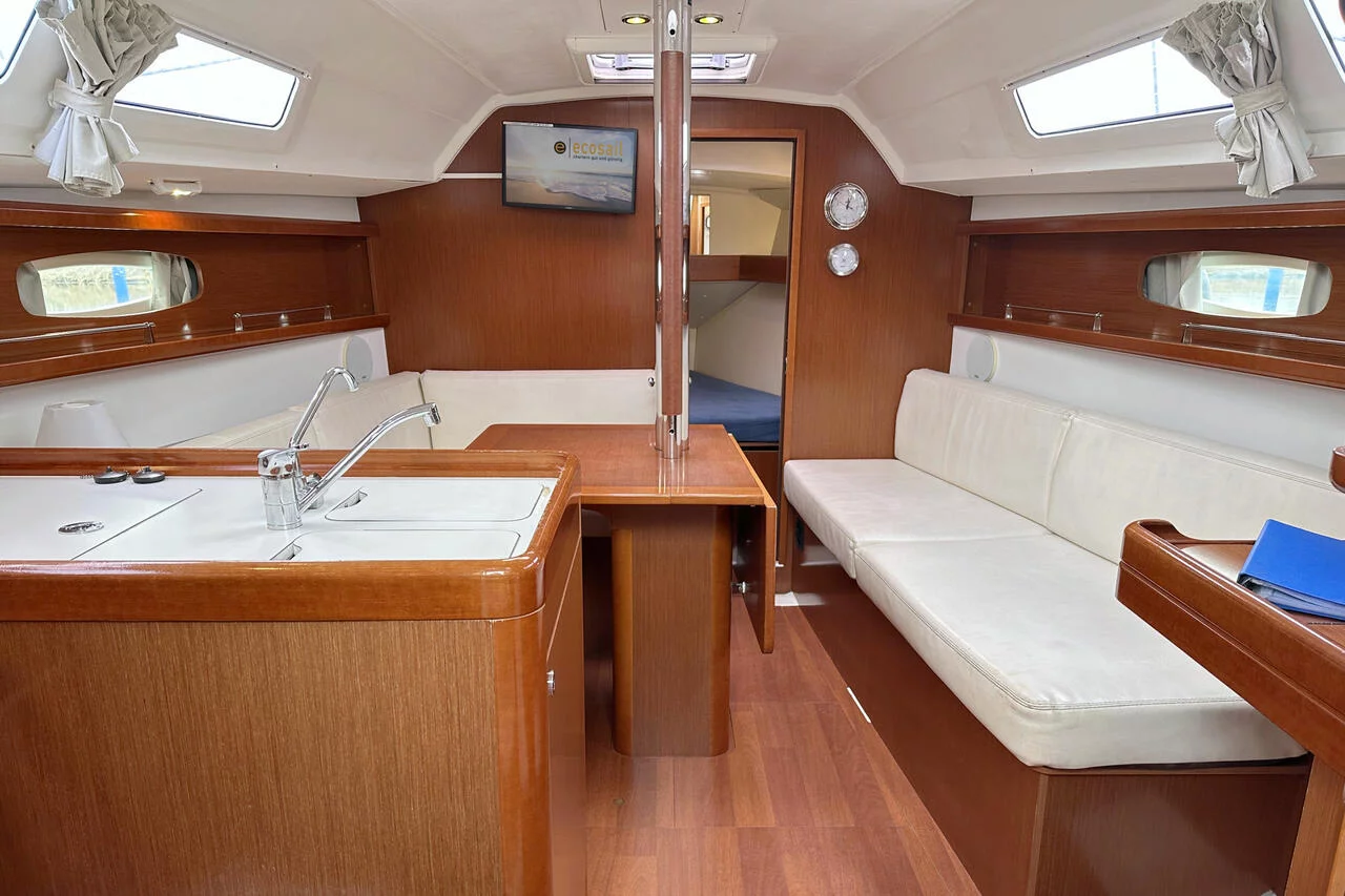Oceanis 31 (Sunshine)  - 11