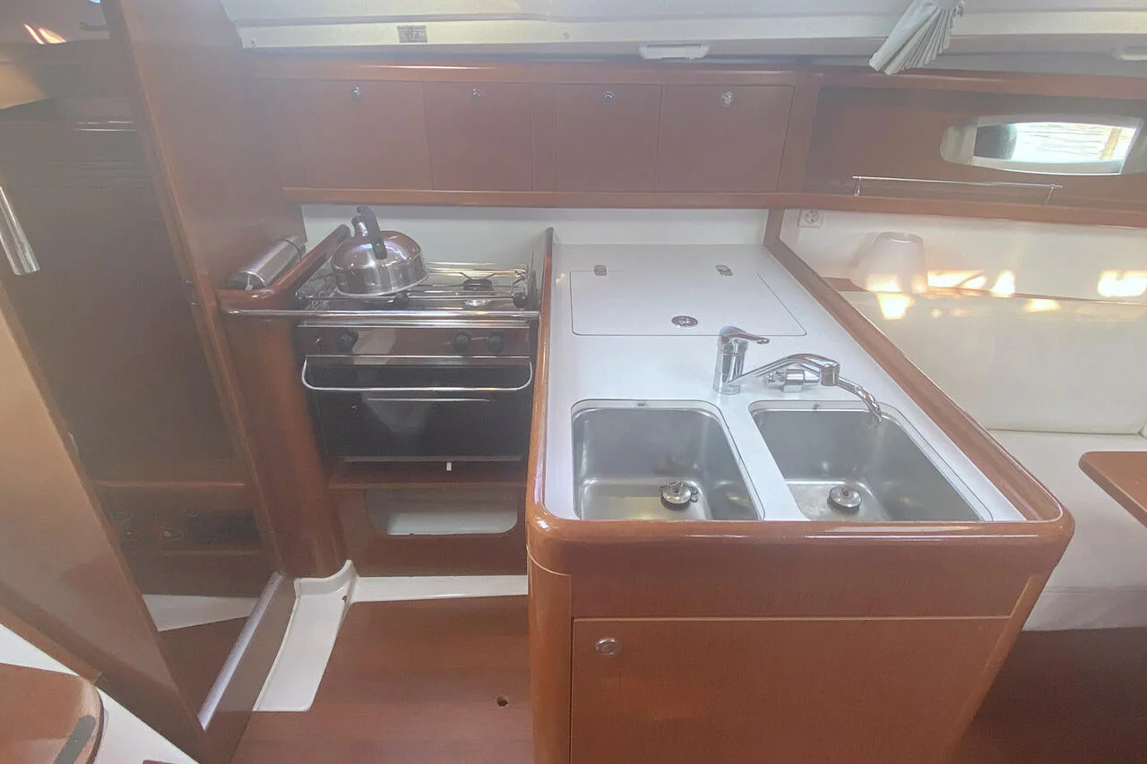 Oceanis 31 (Sunshine)  - 14
