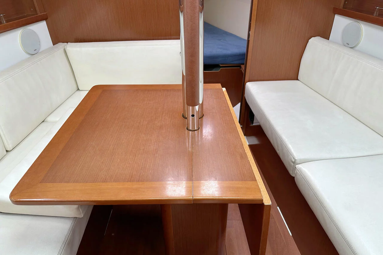 Oceanis 31 (Sunshine)  - 15