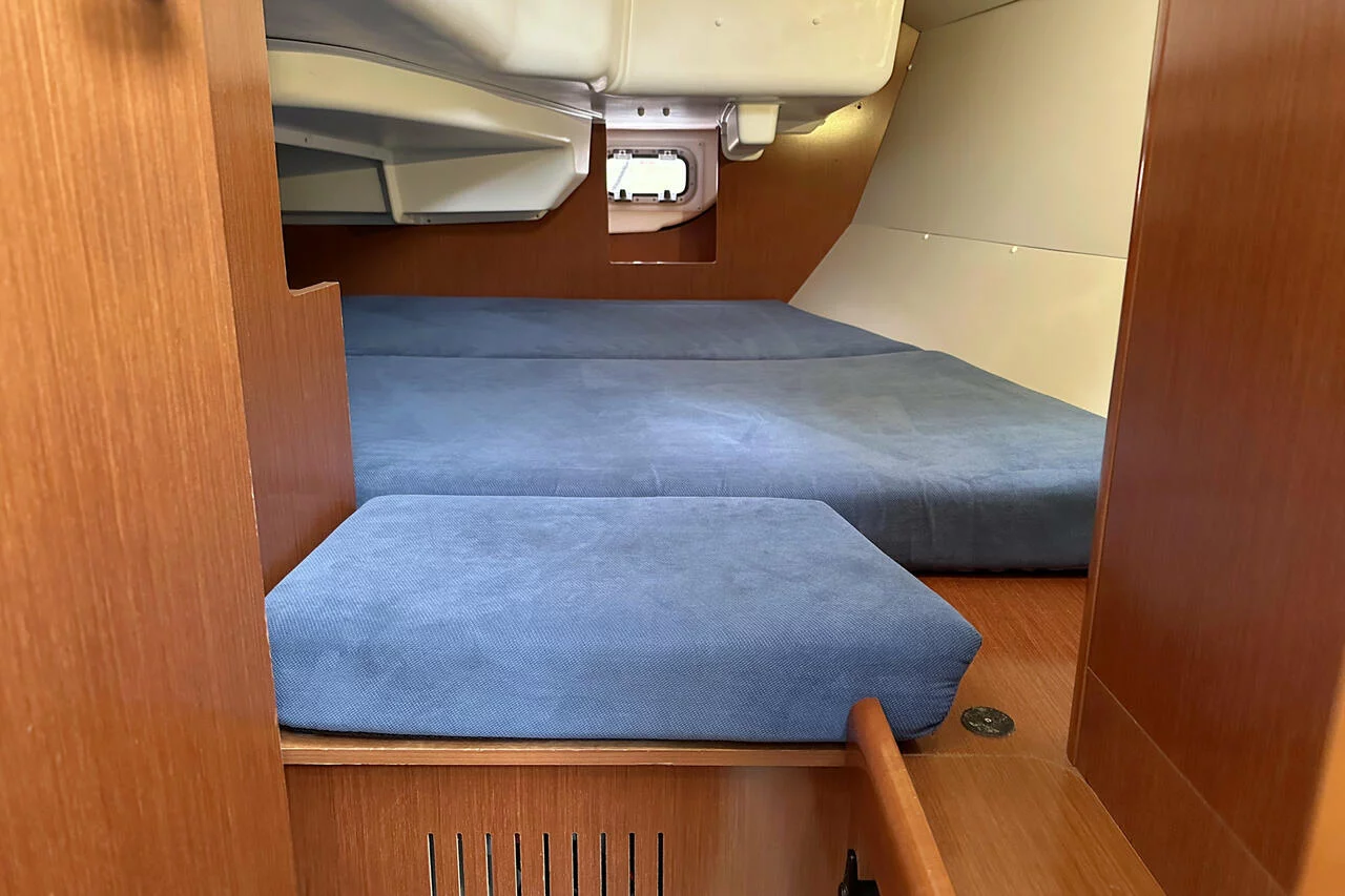 Oceanis 31 (Sunshine)  - 18
