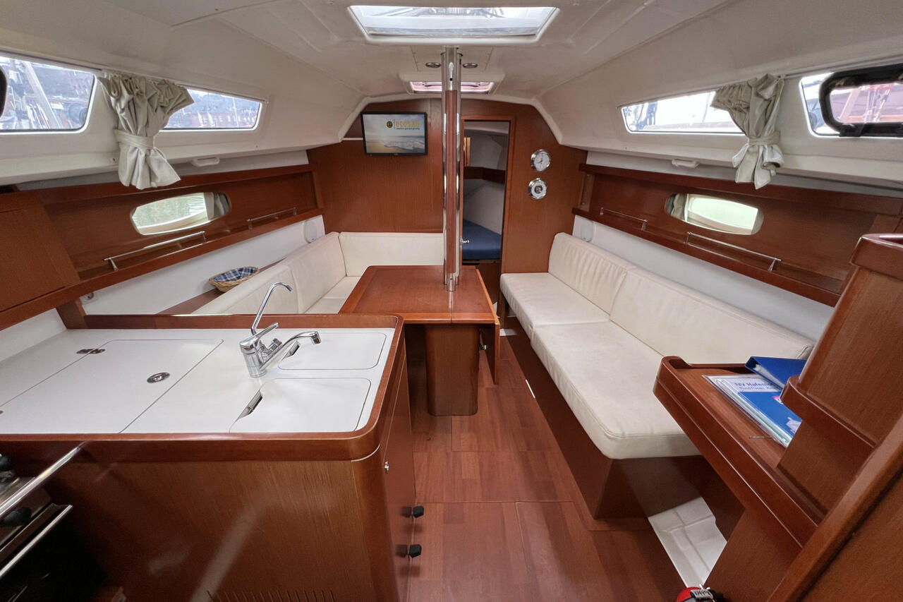 Photo #10 - Oceanis 31 (Robben) in  - 39577