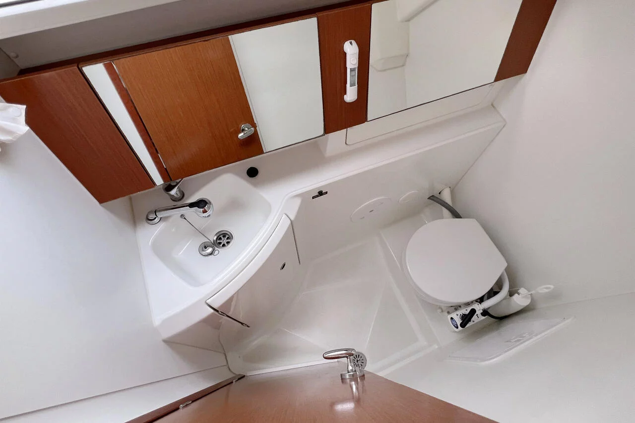 Oceanis 31 (Robben)  - 19
