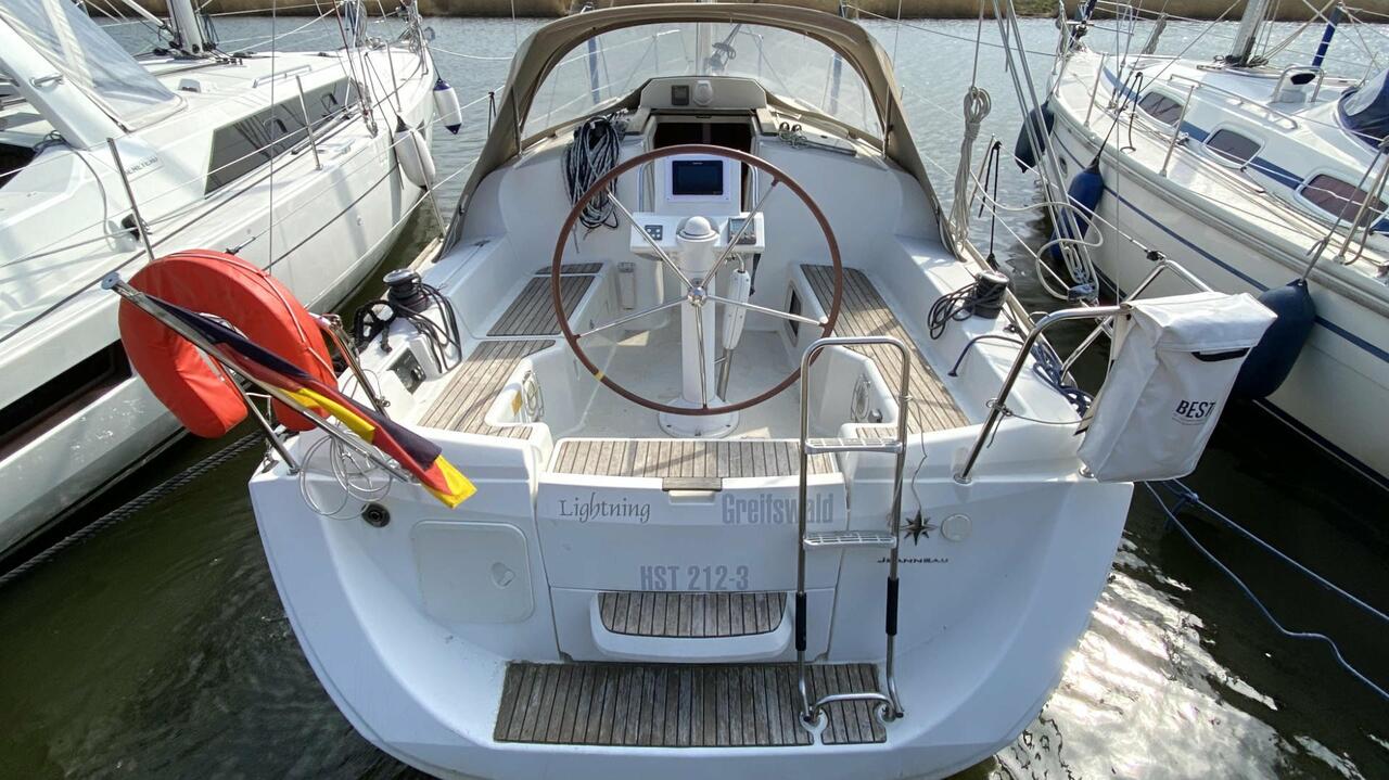 Photo #3 - Sun Odyssey 30i (Lightning) in Barth - 39581
