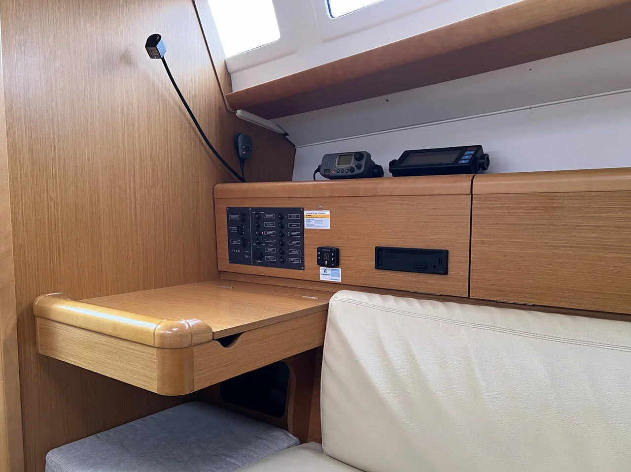 Sun Odyssey 30i (Lightning)  - 13