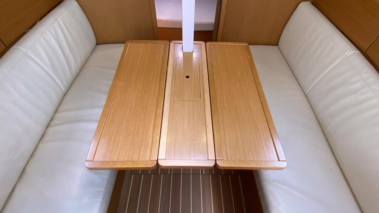Photo #16 - Sun Odyssey 30i (Lightning) in Barth - 39581