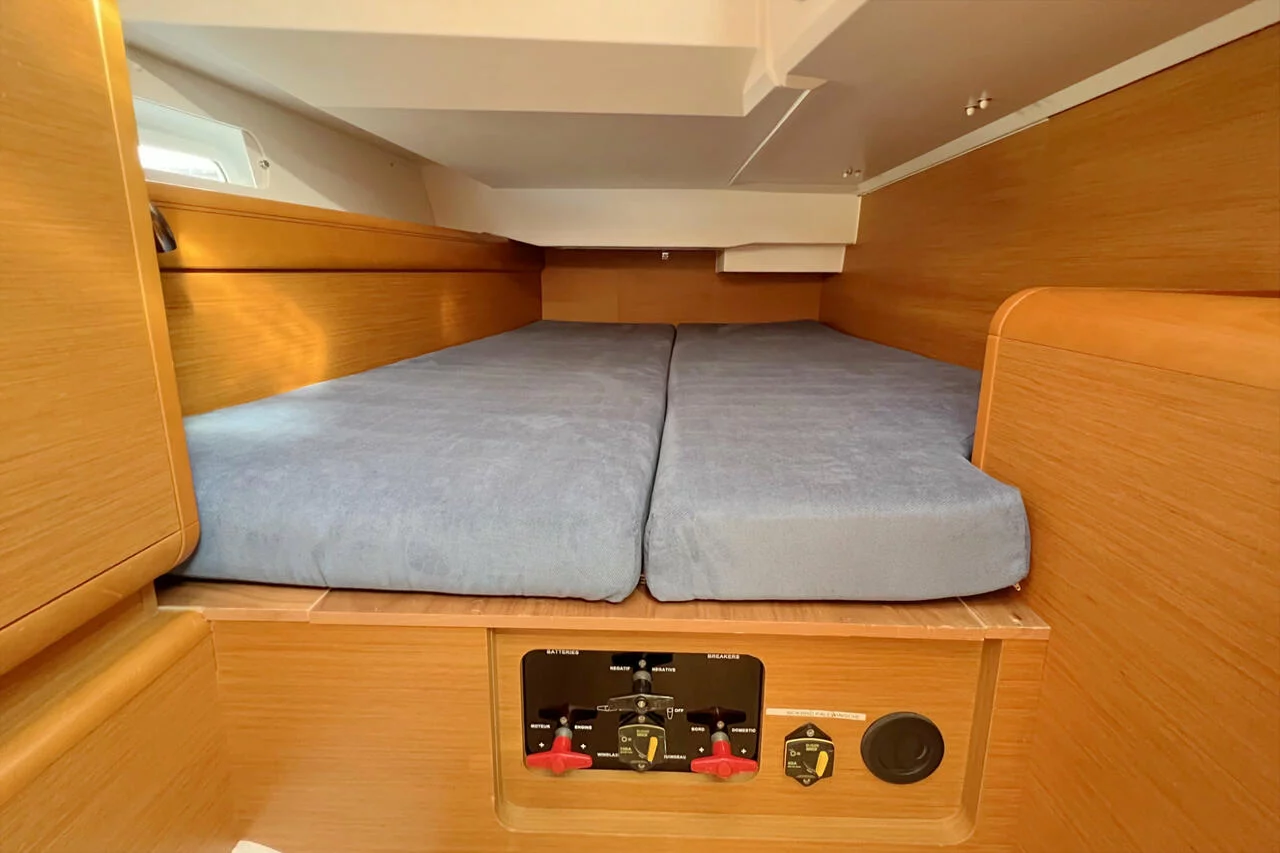 Sun Odyssey 439 (Chuck)  - 18