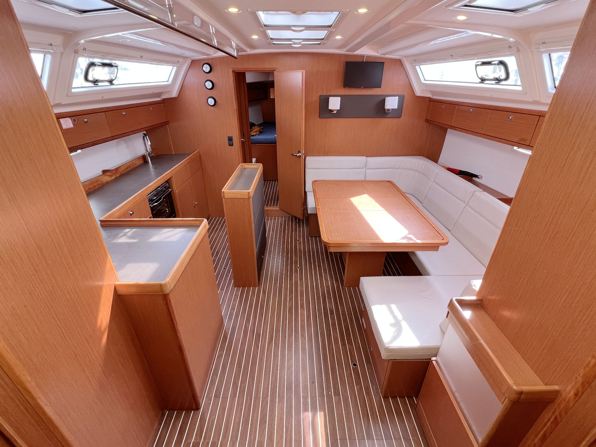 Photo #11 - Bavaria Cruiser 46 - 4 cab. (Momo) in  - 39601