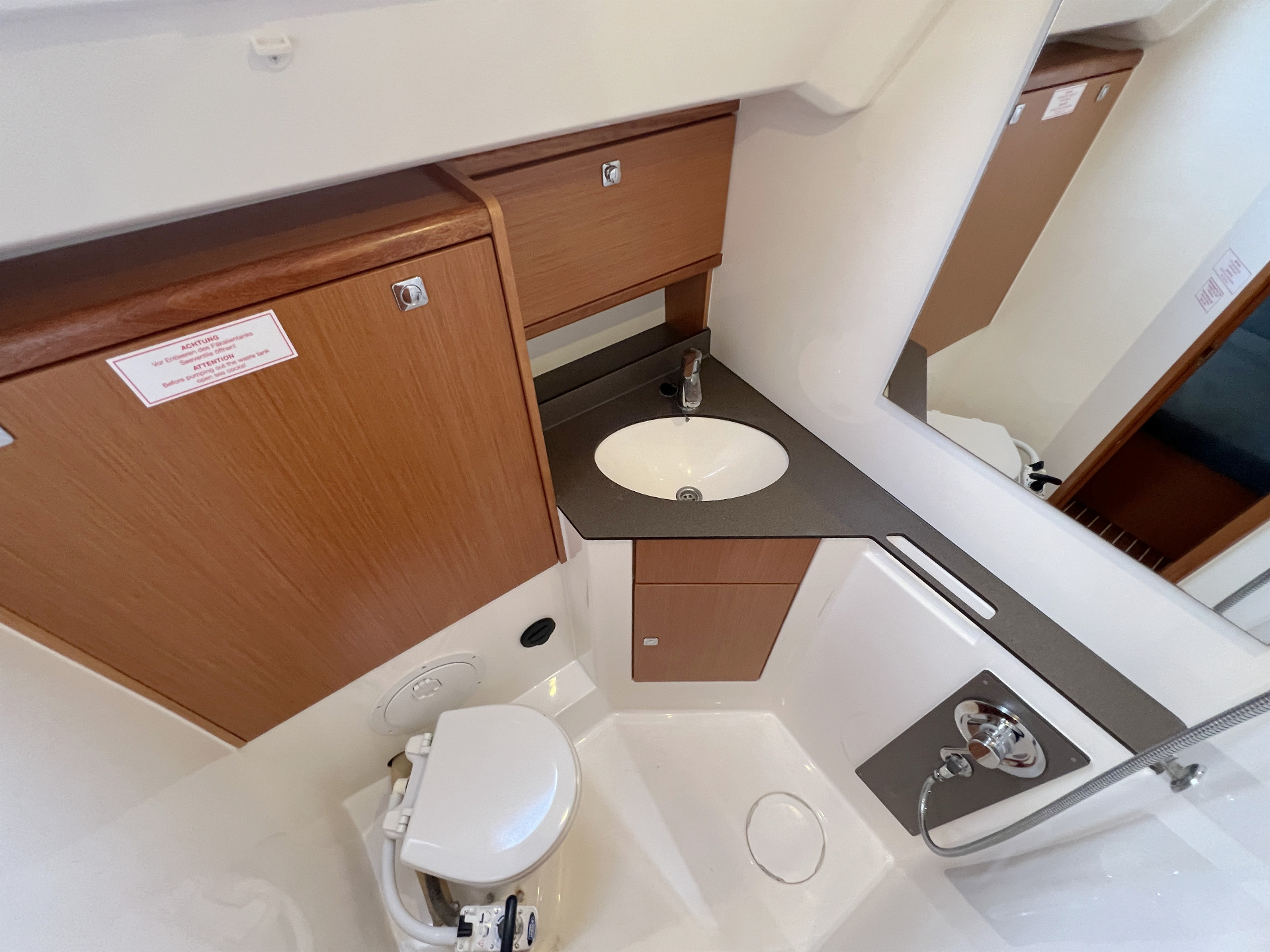 Photo #21 - Bavaria Cruiser 46 - 4 cab. (Momo) in  - 39601