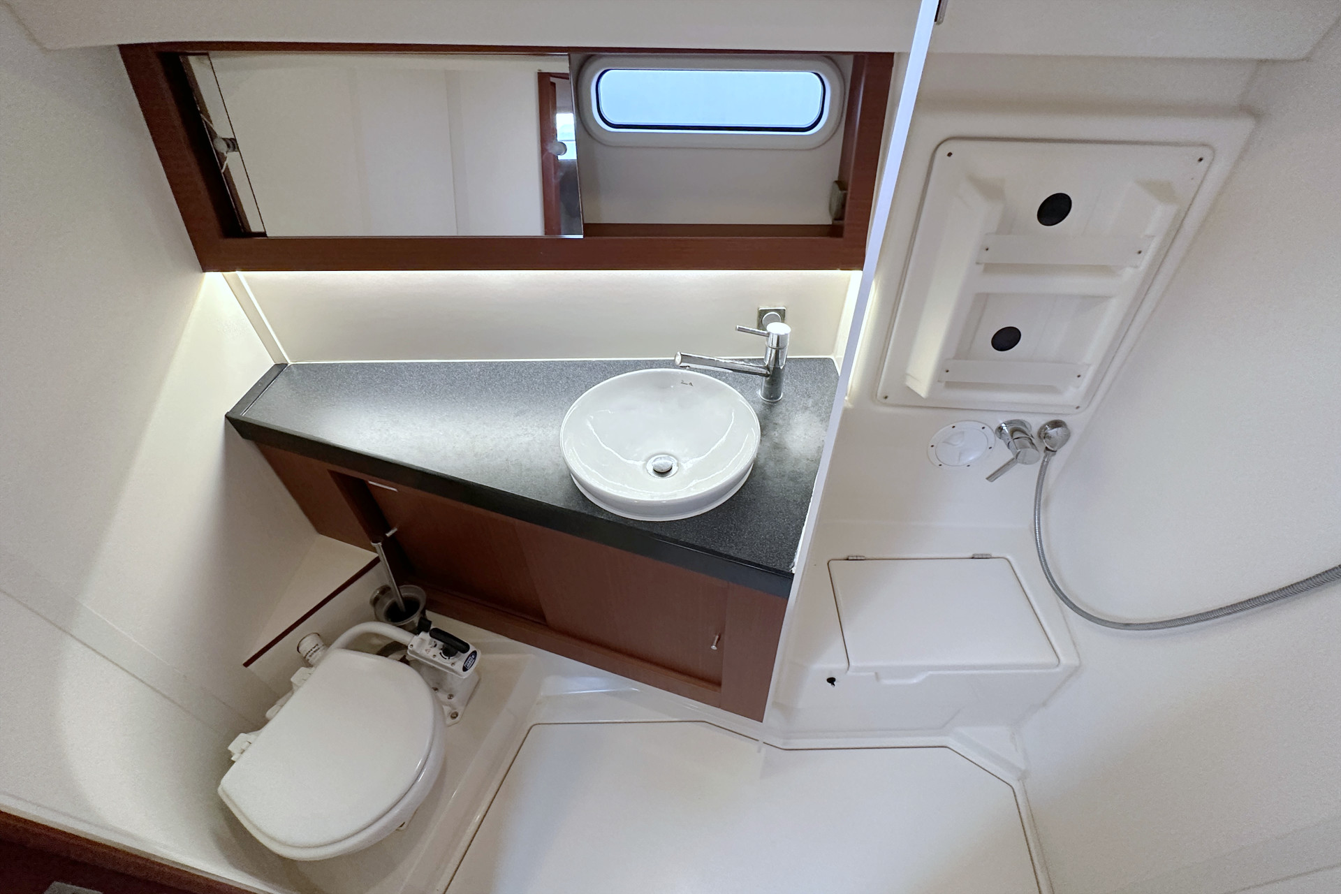 Photo #21 - Hanse 415 (Escape) in  - 39610