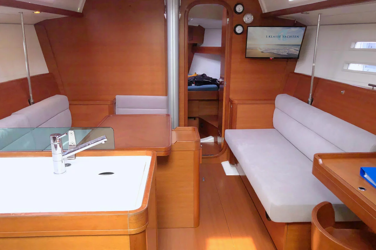 Dufour 40E (Passion)  - 9