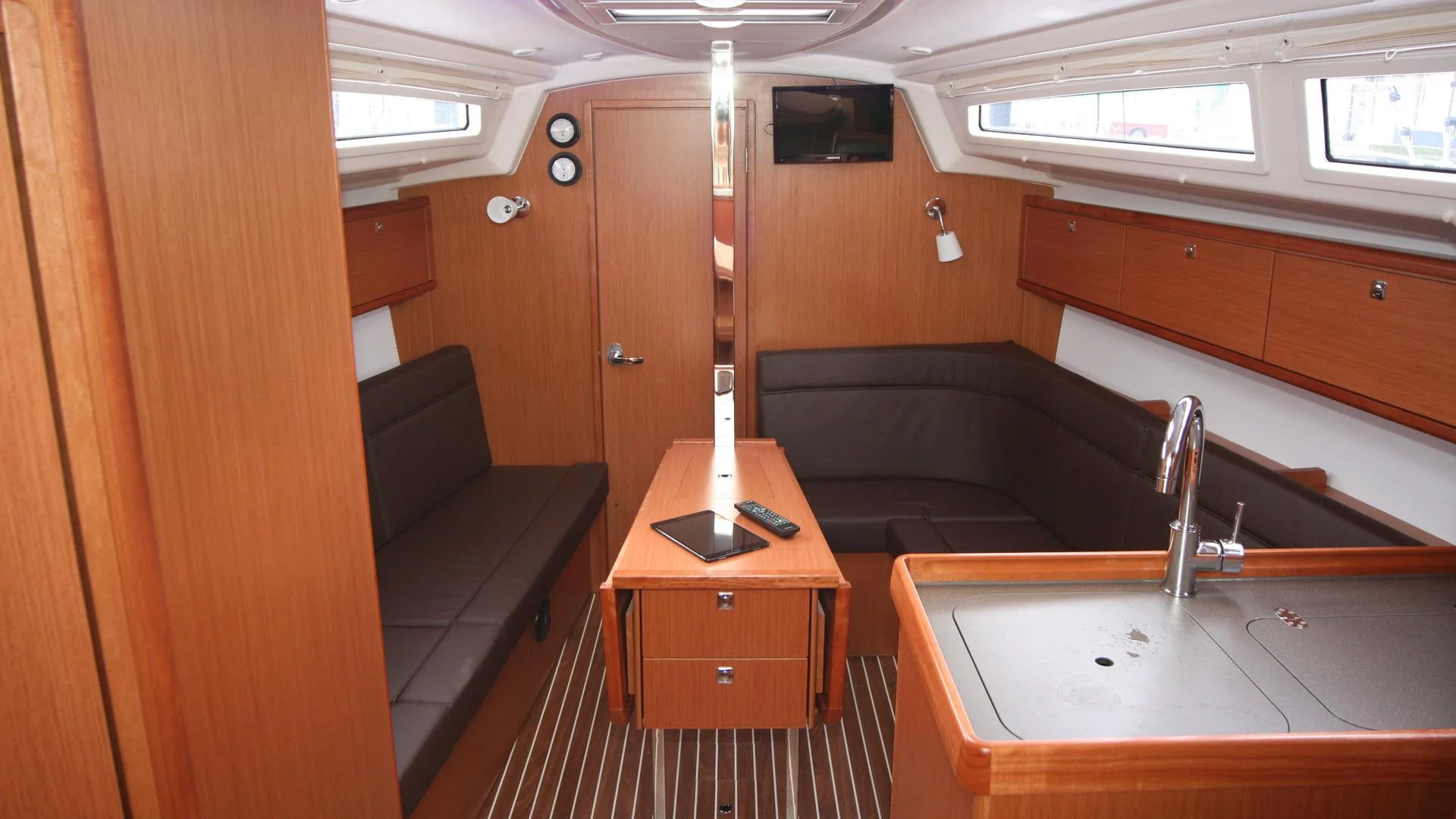 Bavaria Cruiser 34 (Larabay)  - 10