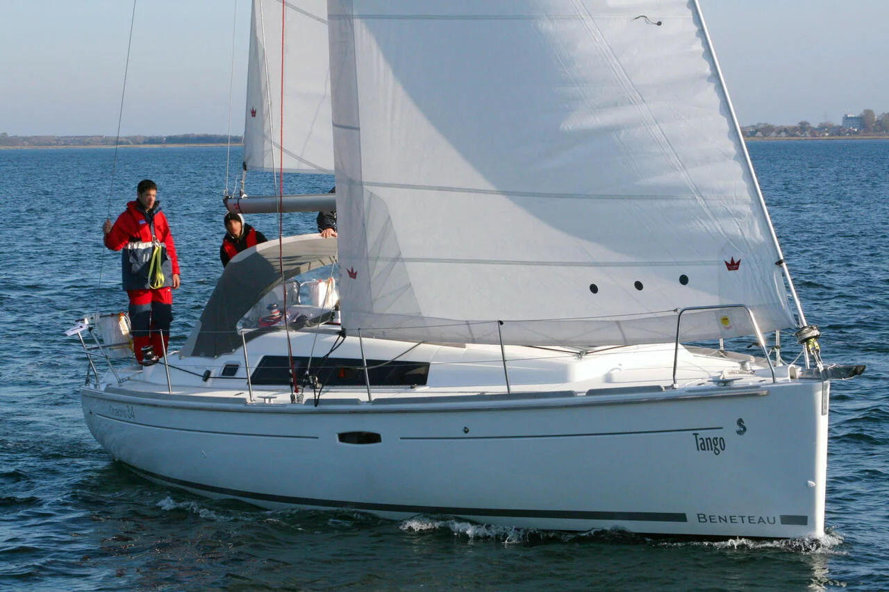 Oceanis 34.2 (Tango)  - 2