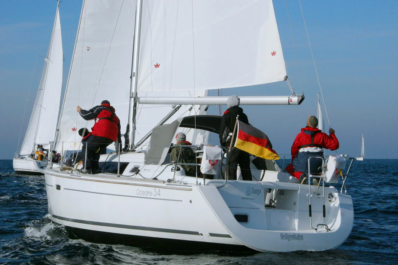 Oceanis 34.2 (Tango)  - 3