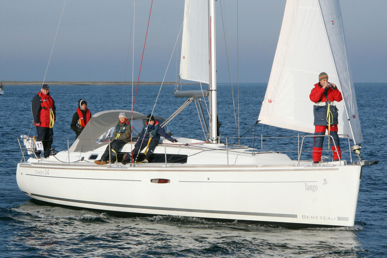 Photo #6 - Oceanis 34.2 (Tango) in Barth - 39618
