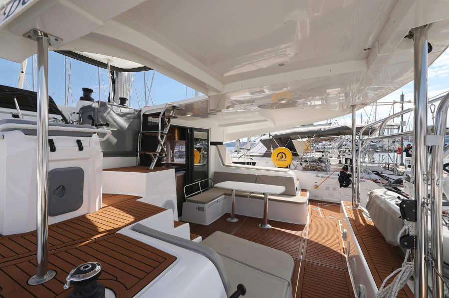Photo #6 - Lagoon 42 - 4 + 2 cab. (Bolubo) in Vodice - 39632
