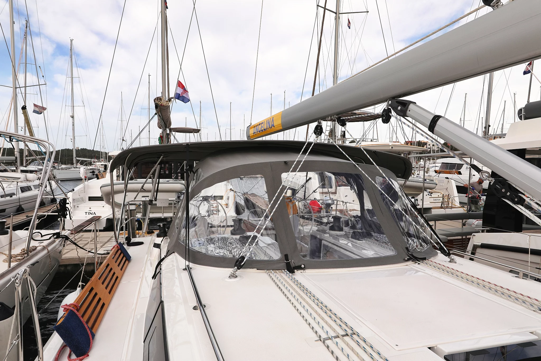 Bavaria C42 (Levente)  - 11
