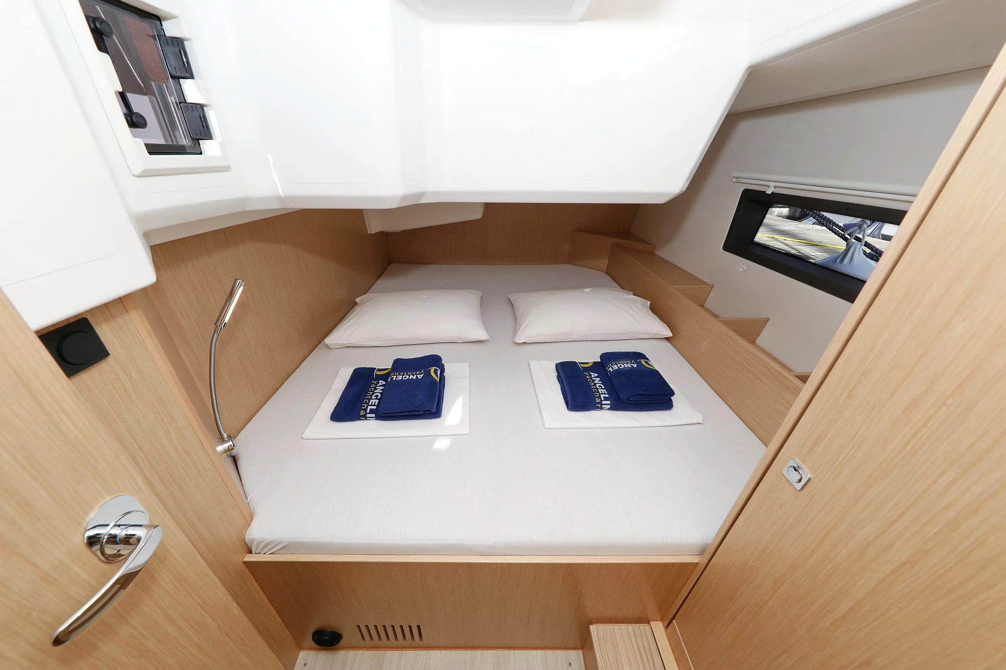 Bavaria C42 (Levente)  - 27
