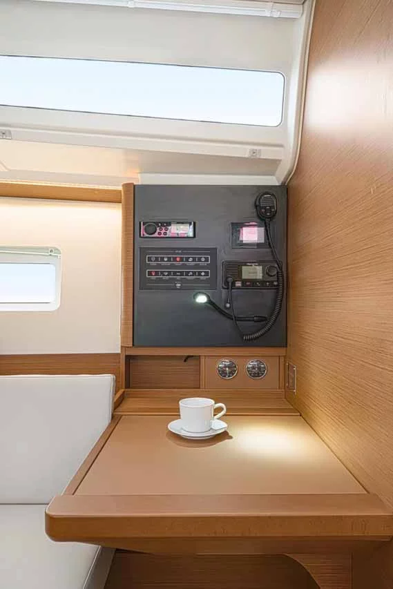 Sun Odyssey 380 (Bella Mia)  - 7