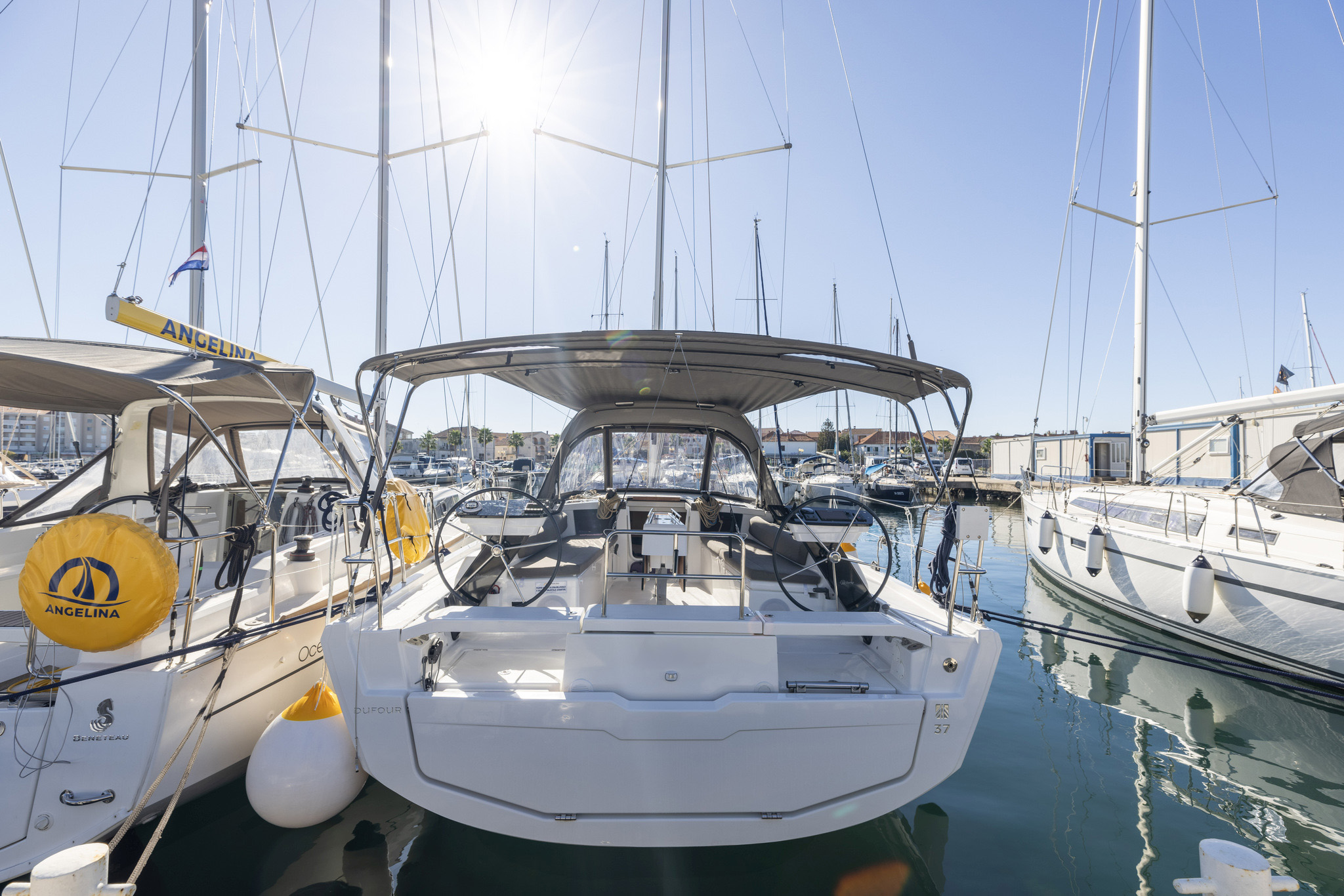 Photo #1 - Dufour 37 - 3 cab. (Nessie) in Trogir - 39648