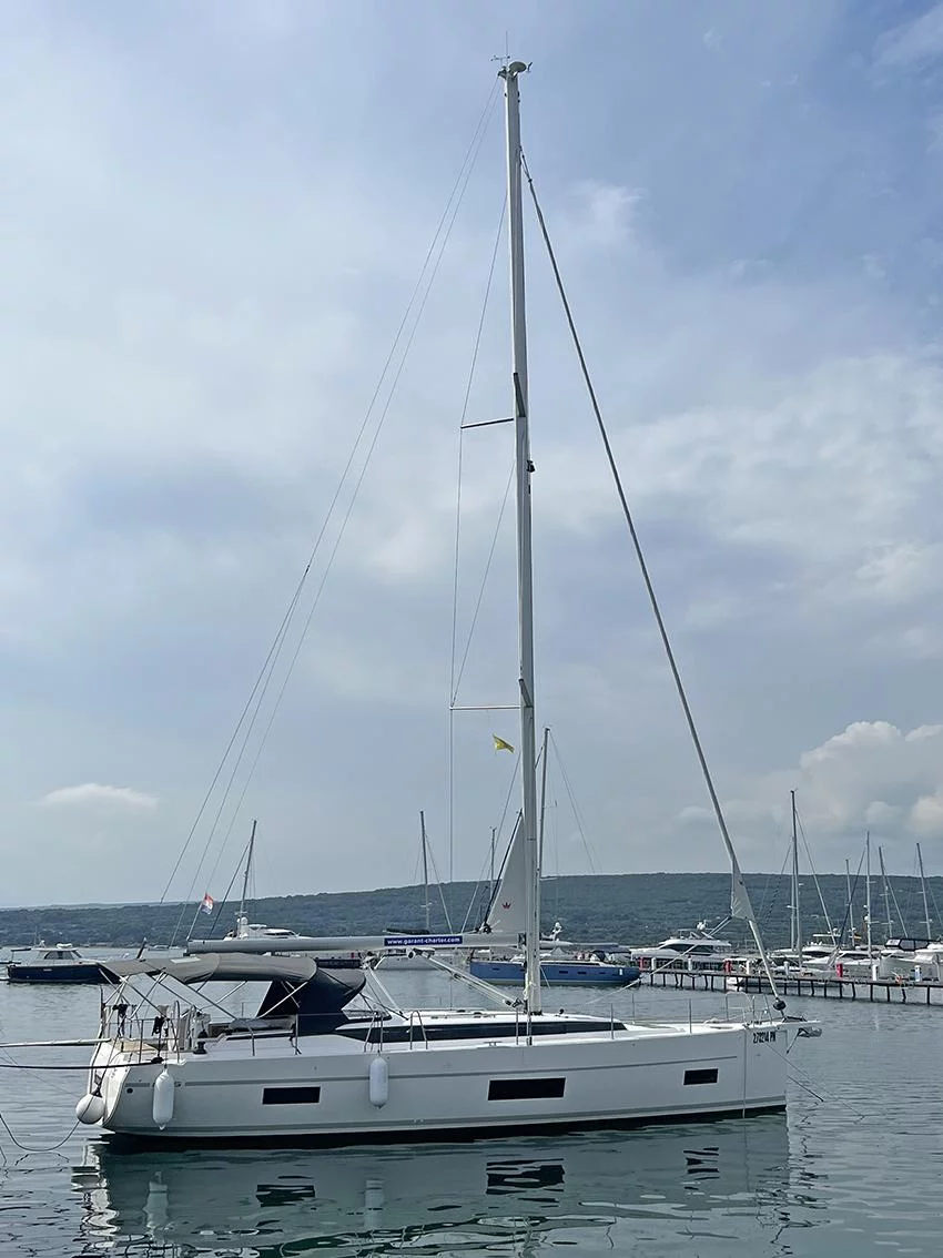 Bavaria C45 Style - 3 cab. (Sunny)  - 2