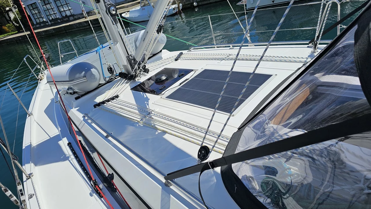 Bavaria C38 (Windchaser)  - 11
